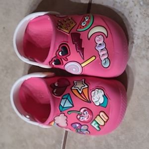 Girls crocs